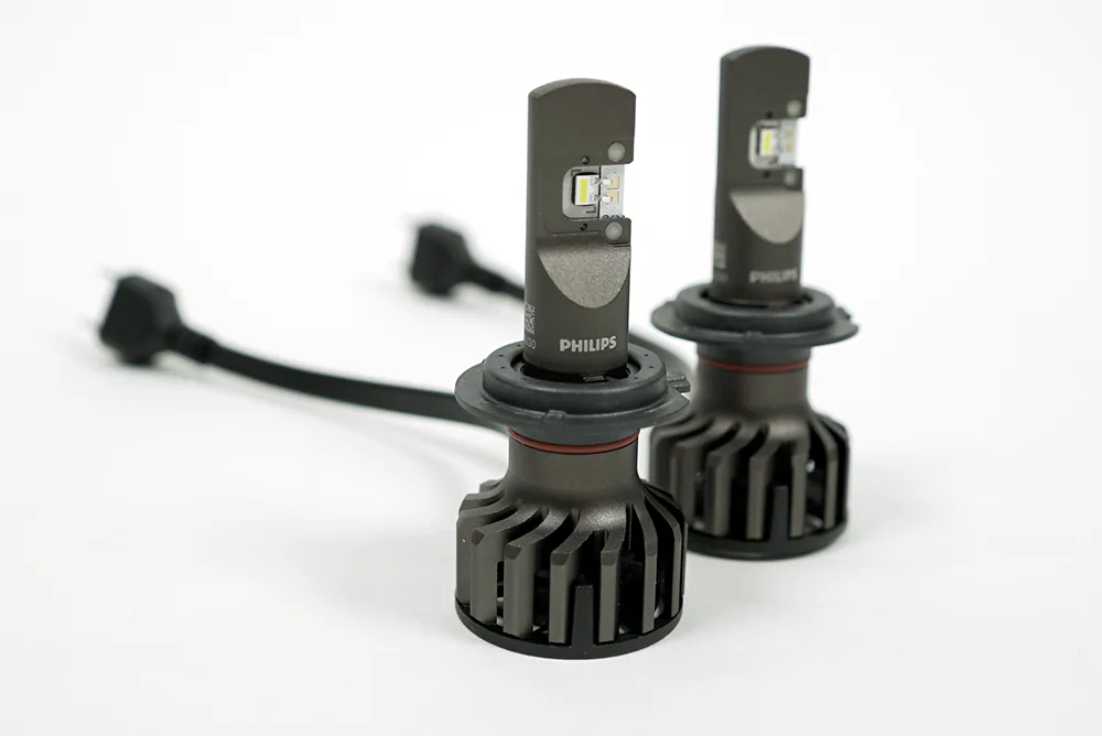 Philips Ultinon Pro9000 HL LED kit BulbFacts photo