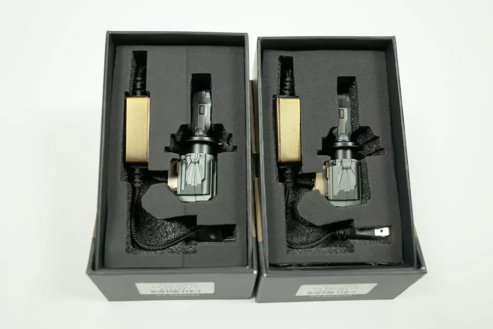 Morimoto 2Stroke 3.0 bulbs in their retail trays