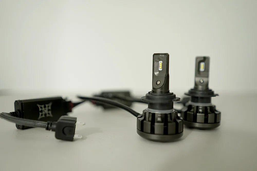 Hikari Ultra LED kit and packaging