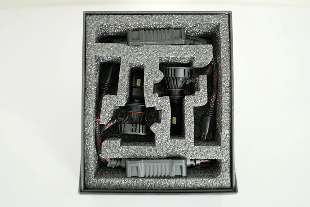 Nineo Gen II bulb pair and drivers in the retail tray
