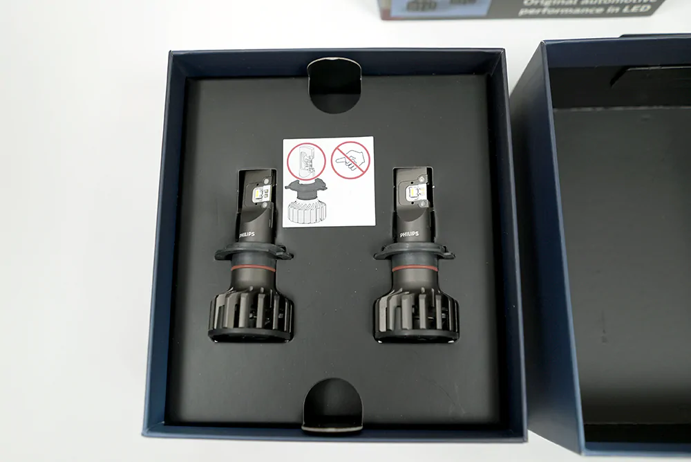 Philips Ultinon Pro9000 bulbs in their retail tray