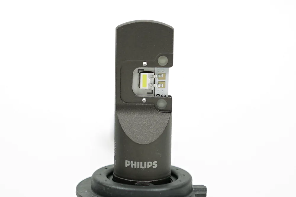 Philips Ultinon Pro9000 LED chip detail